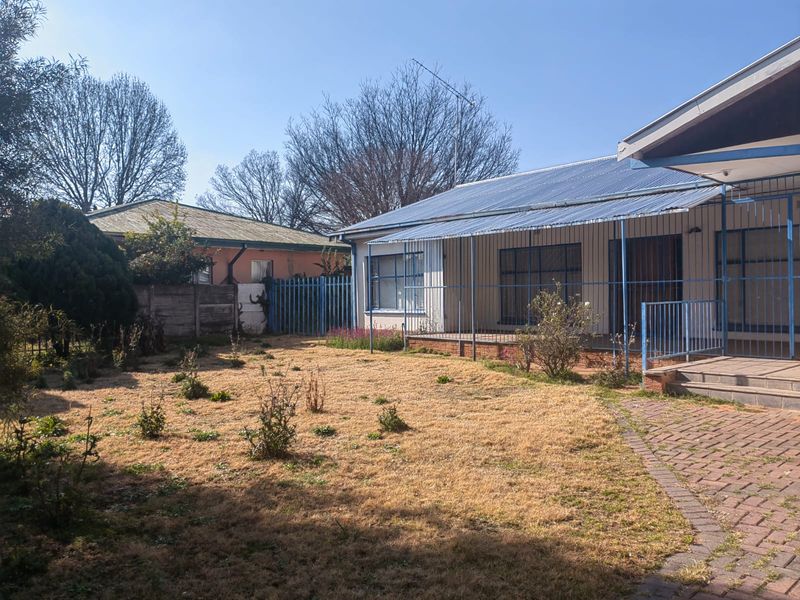 Family home set in a quiet neighbourhood in Parys - Photo 3
