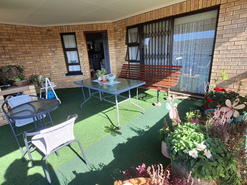 Stilbaai, Brick Home – Eco‐Smart & Family‐Friendly - Photo 5