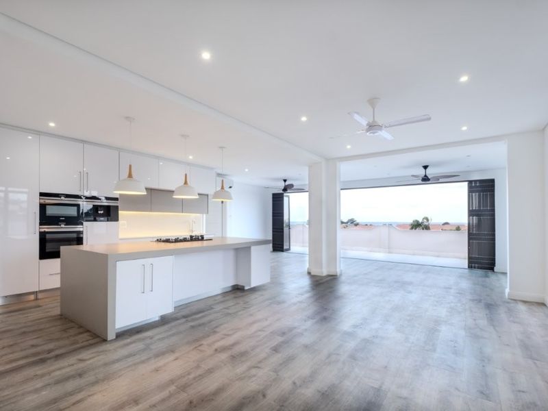 Townhouse in prime location with spectacular views! - Photo 1