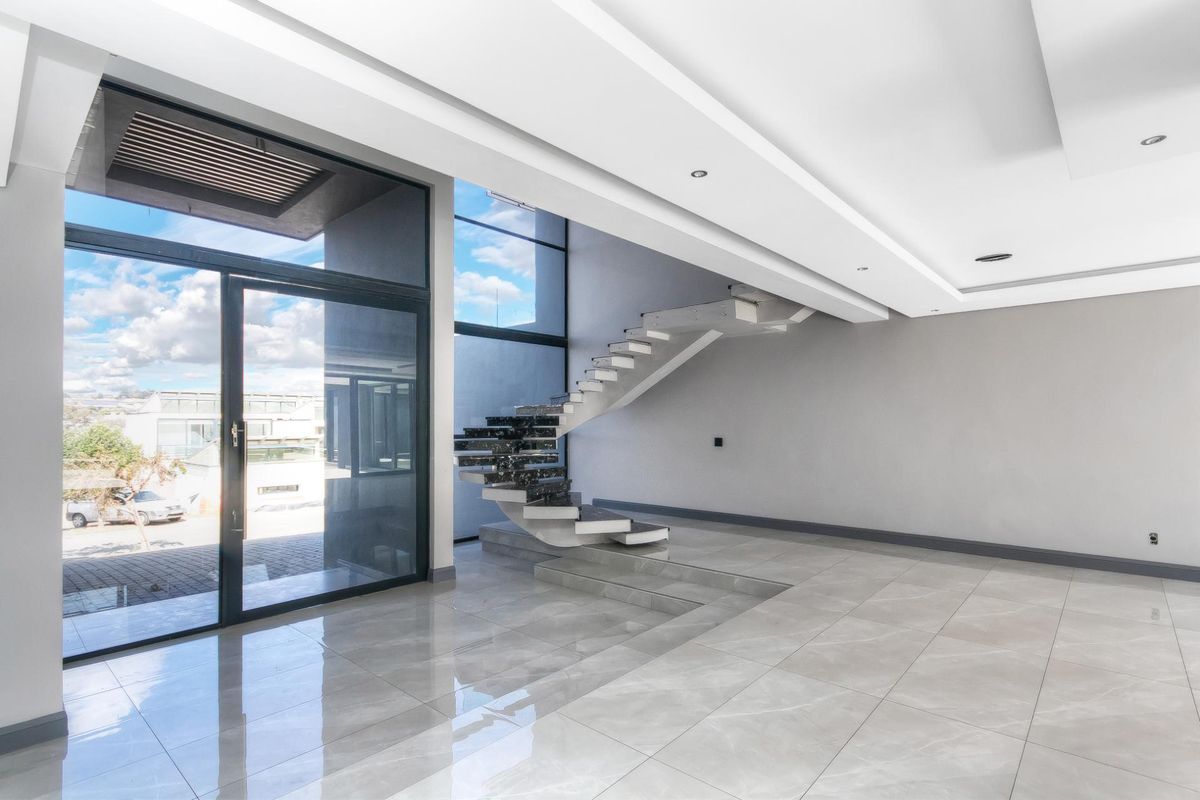 Designer 4-Bed, 5-Bath Masterpiece Home in Waterfall Estate – A Modern Entertainers Dream! - Photo 3