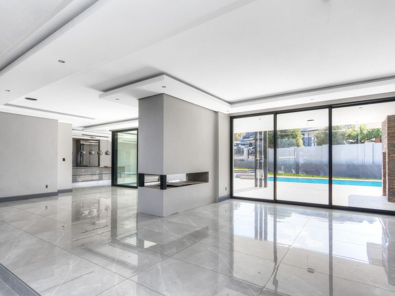 Designer 4-Bed, 5-Bath Masterpiece Home in Waterfall Estate – A Modern Entertainers Dream! - Photo 2