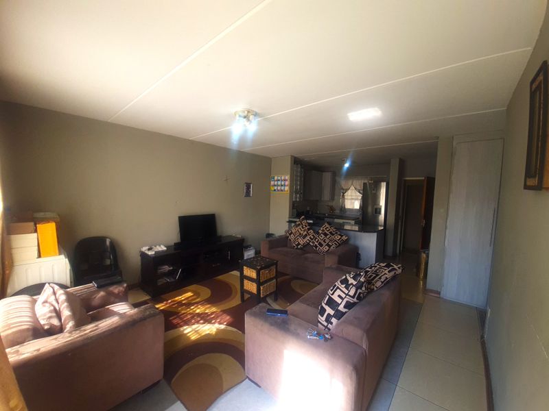 Cozy, Low-Maintenance Living in a Secure and Welcoming Community - Photo 5