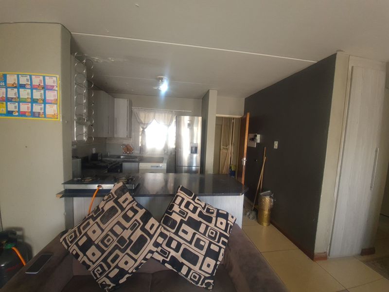 Cozy, Low-Maintenance Living in a Secure and Welcoming Community - Photo 7