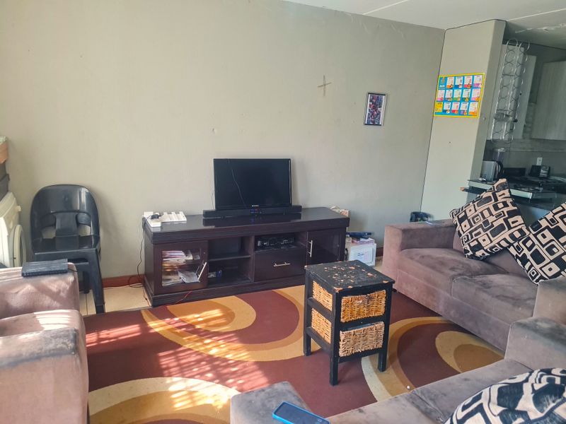 Cozy, Low-Maintenance Living in a Secure and Welcoming Community - Photo 2