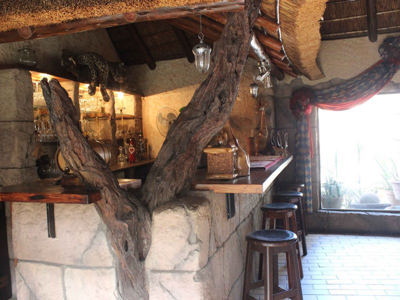 Exceptional 16-Bedroom Guesthouse for Sale in Aston Manor - Photo 7