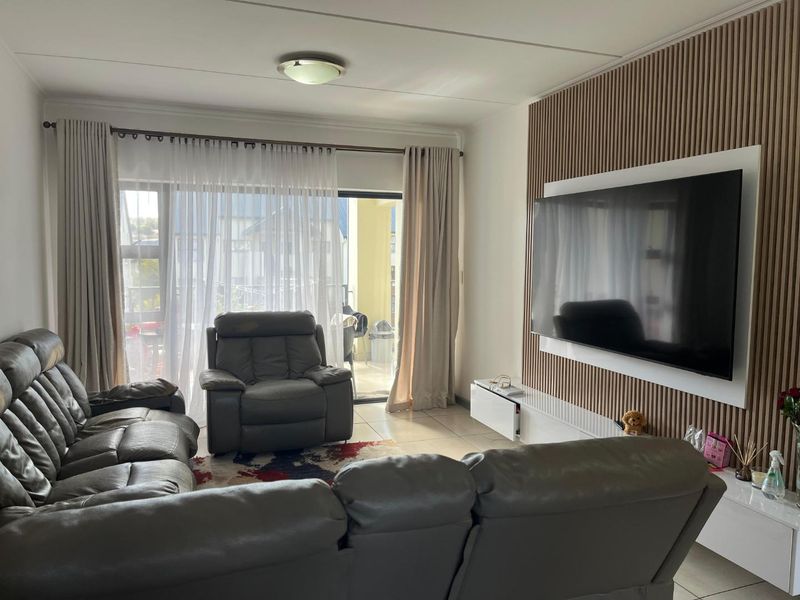 Call to Investors and New Home-owners for this Perfectly Priced Pickup! - Photo 2