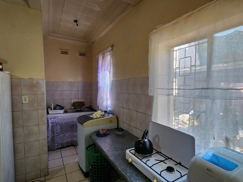 Golden oldie with 2 rental income flatlets in Central Nigel - Photo 6