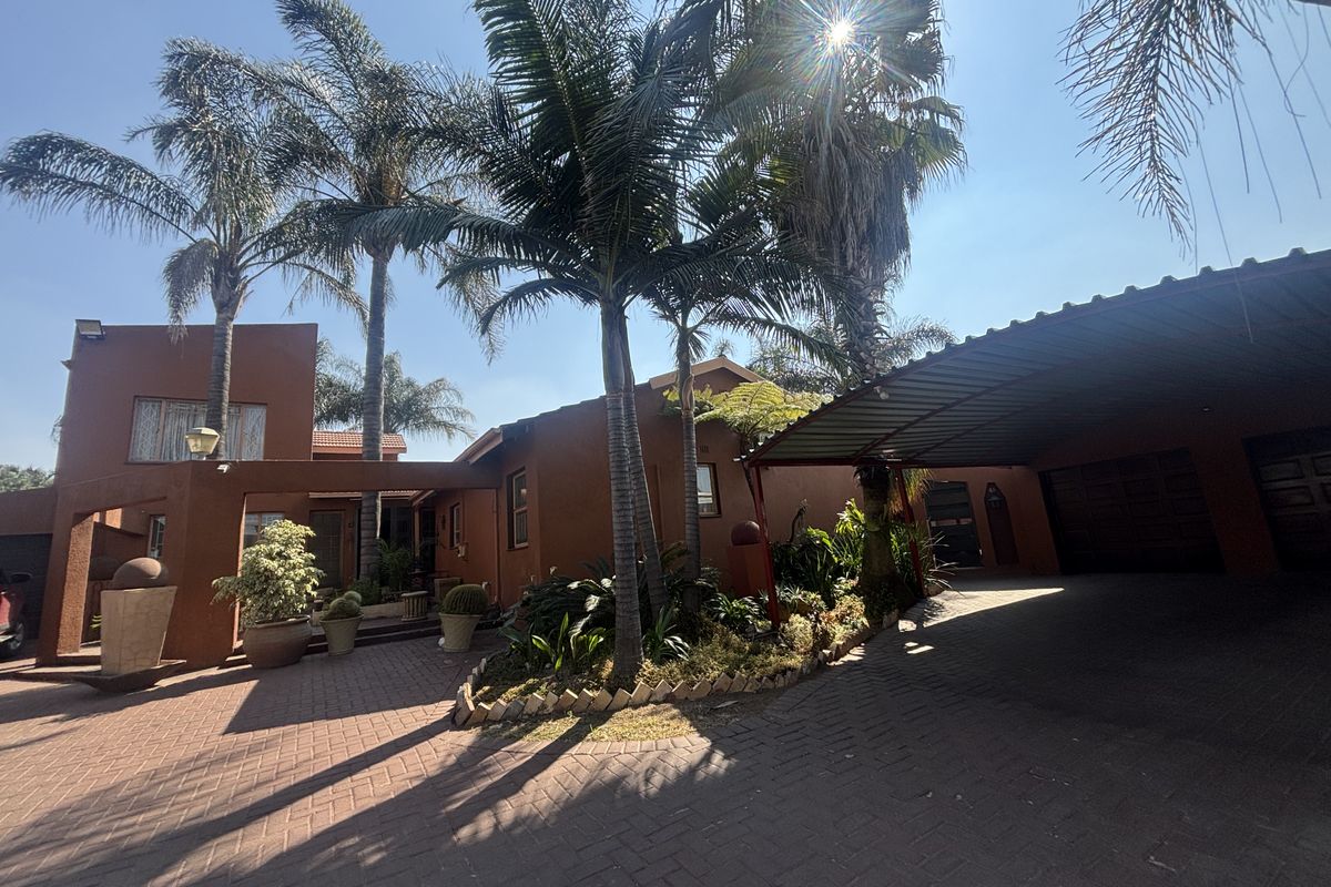 Back on the Market - Photo 2