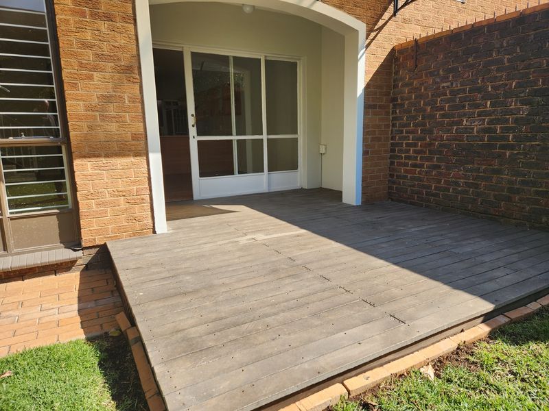 Enviable Proportions! - Photo 2