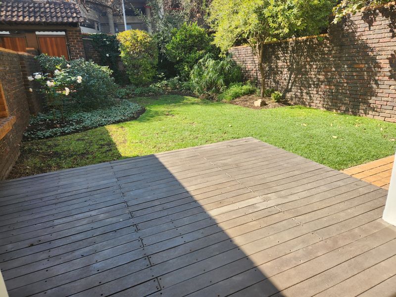 Enviable Proportions! - Photo 3