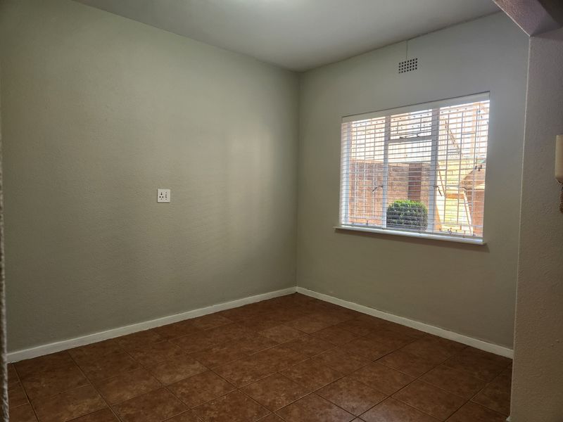 Enviable Proportions! - Photo 10