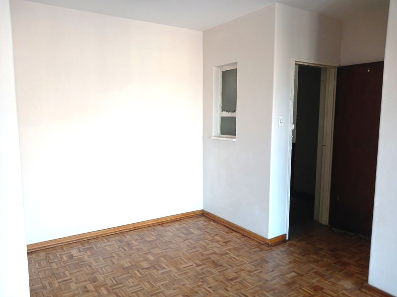 Immaculate 1 Bedroom Shareblock flat one block from Durban Promenade and Sun Coast Complex - Photo 7