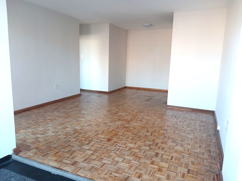 Immaculate 1 Bedroom Shareblock flat one block from Durban Promenade and Sun Coast Complex - Photo 8