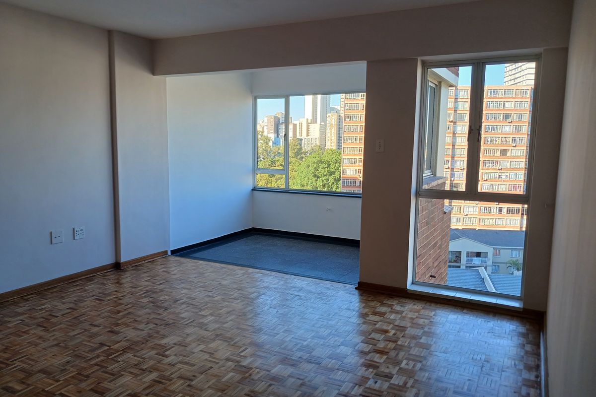 Immaculate 1 Bedroom Shareblock flat one block from Durban Promenade and Sun Coast Complex - Photo 5