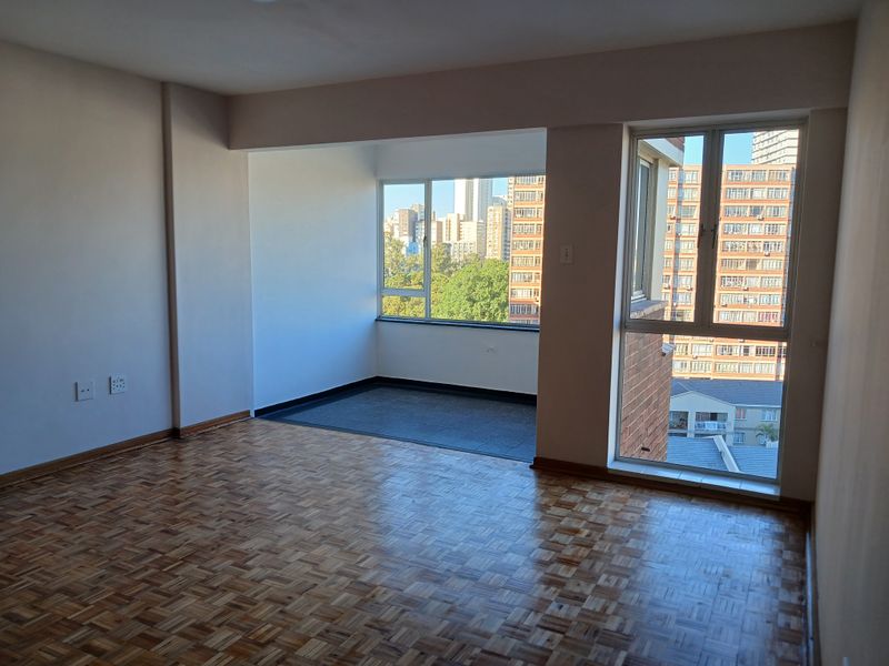 Immaculate 1 Bedroom Shareblock flat one block from Durban Promenade and Sun Coast Complex - Photo 5