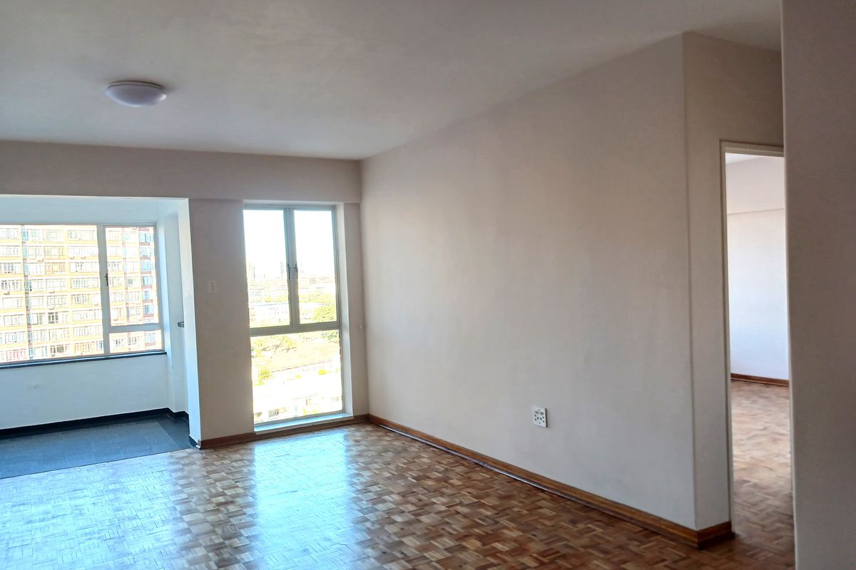 Immaculate 1 Bedroom Shareblock flat one block from Durban Promenade and Sun Coast Complex - Photo 4