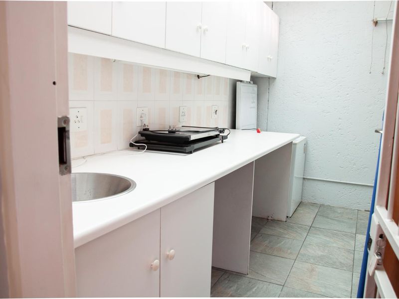 Three Bed House in Sought After Paulshof Estate. - Photo 5