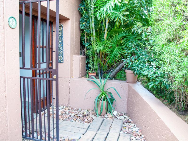 Three Bed House in Sought After Paulshof Estate. - Photo 2