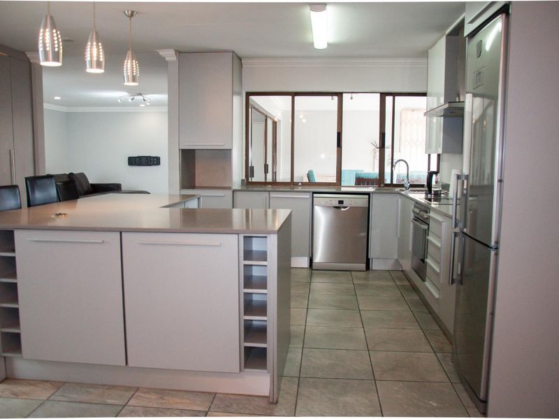 Three Bed House in Sought After Paulshof Estate. - Photo 6