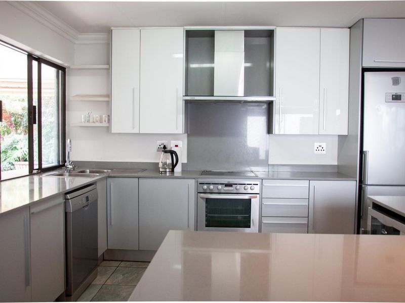 Three Bed House in Sought After Paulshof Estate. - Photo 3