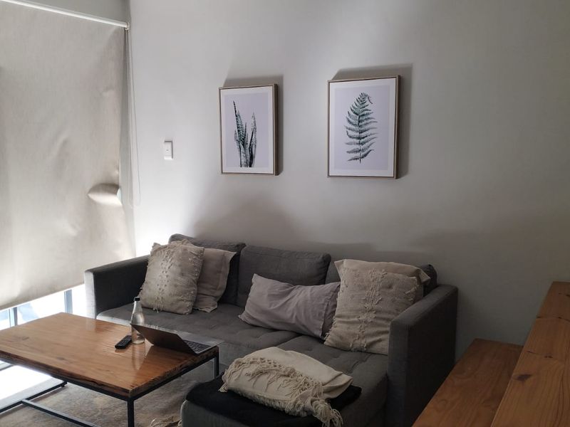 Charming 2-bedroom garden apartment for a great investment or starter home! - Photo 5