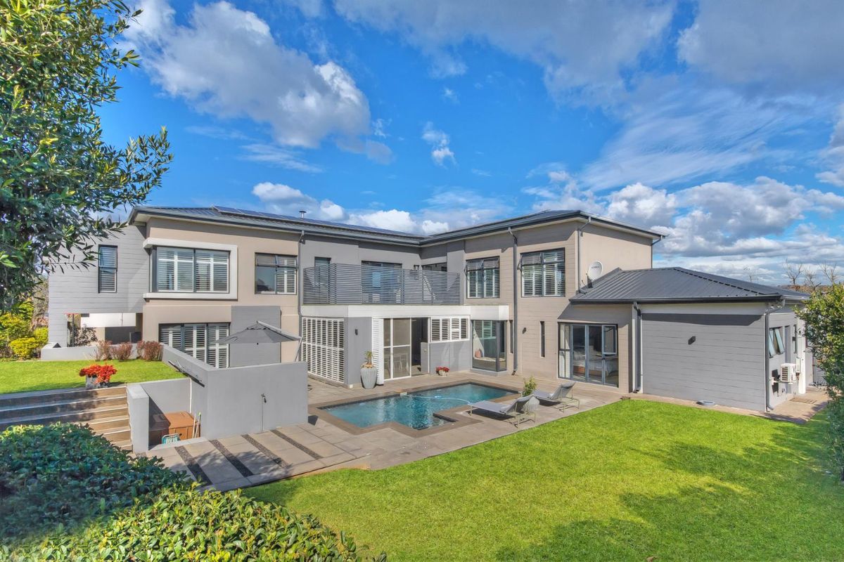 Immaculate 4-Bedroom Family Haven in Waterfall Country Estate - Photo 3