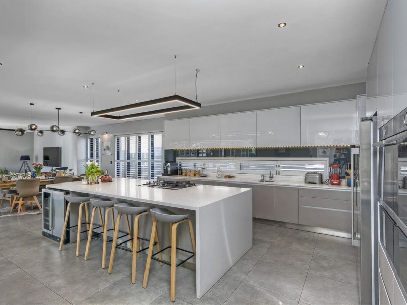 Immaculate 4-Bedroom Family Haven in Waterfall Country Estate - Photo 10