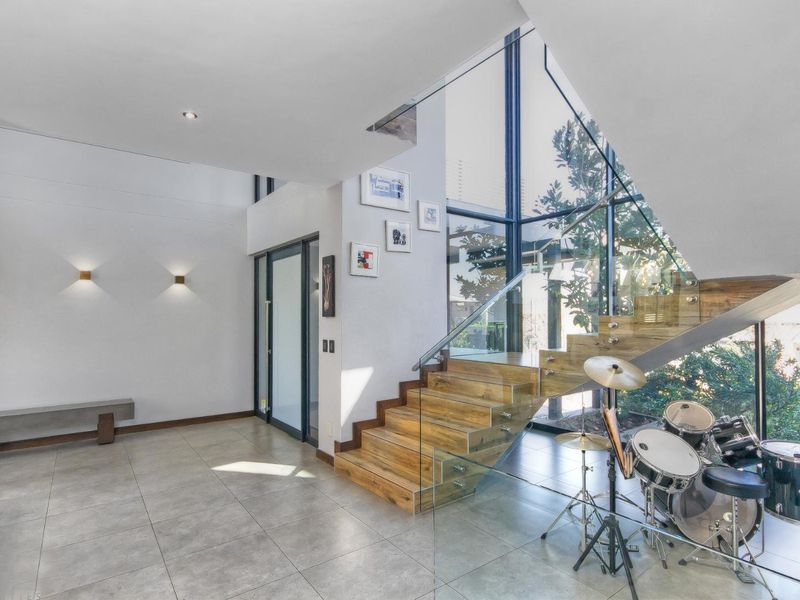 Immaculate 4-Bedroom Family Haven in Waterfall Country Estate - Photo 9