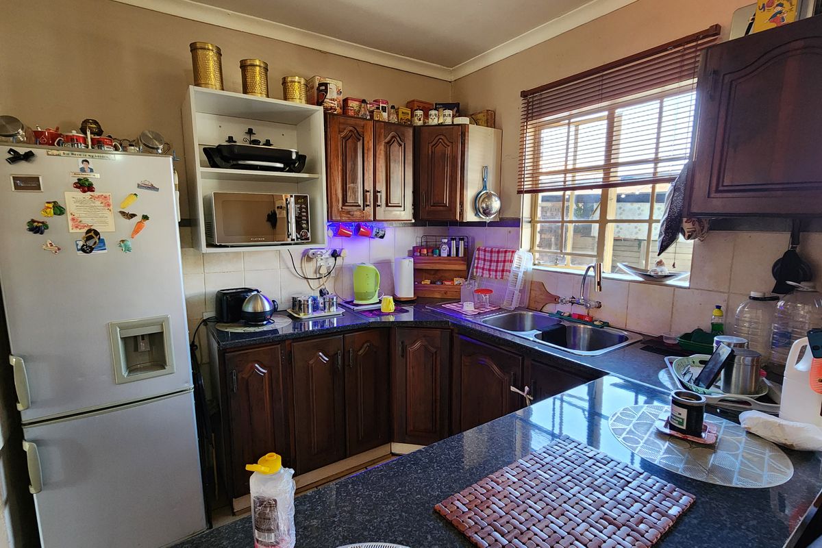 5 Rental Units Across 2 Stands – Ideal for Investors - Photo 4