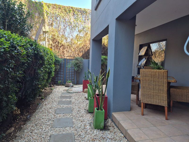 Comfortable Pet-Friendly Apartment in the Heart of Polokwane Central - Photo 4