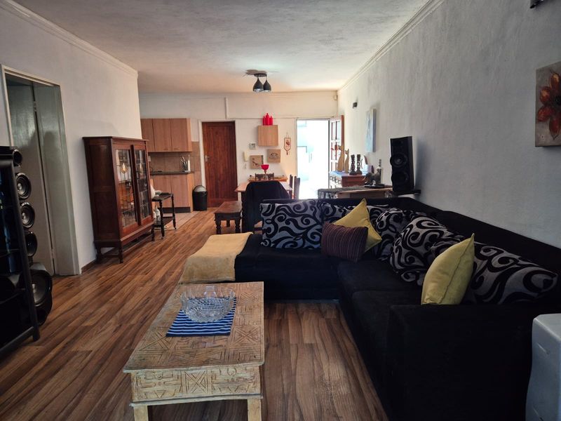 Comfortable Pet-Friendly Apartment in the Heart of Polokwane Central - Photo 5