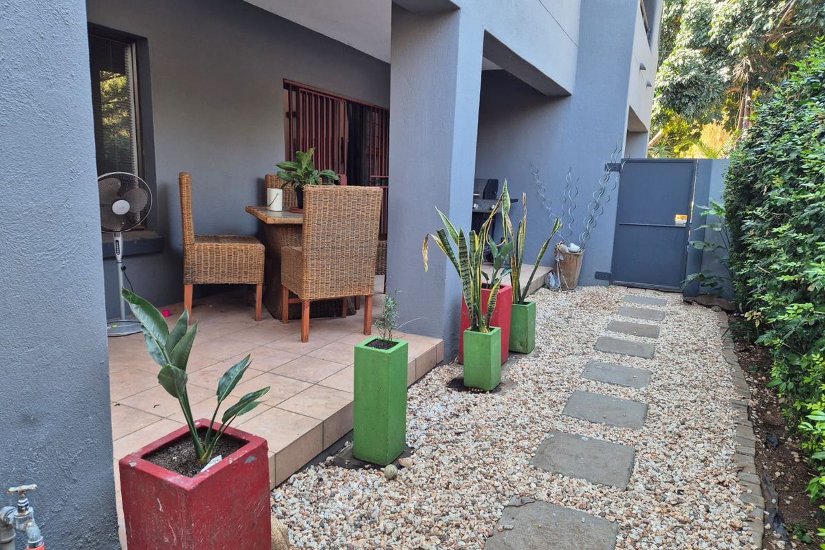 Comfortable Pet-Friendly Apartment in the Heart of Polokwane Central - Photo 3