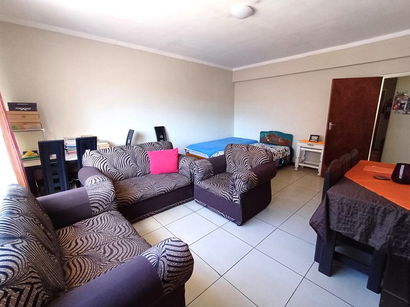2 Bedroom Flat for Sale, College Hill, Uitenhage - Photo 9