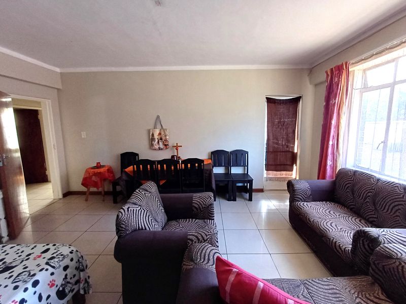 2 Bedroom Flat for Sale, College Hill, Uitenhage - Photo 8