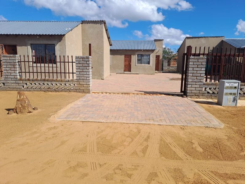 PLEASE NOTE  2 stands each with 2 houses  -stands can be sold separately for R650000. - Photo 3