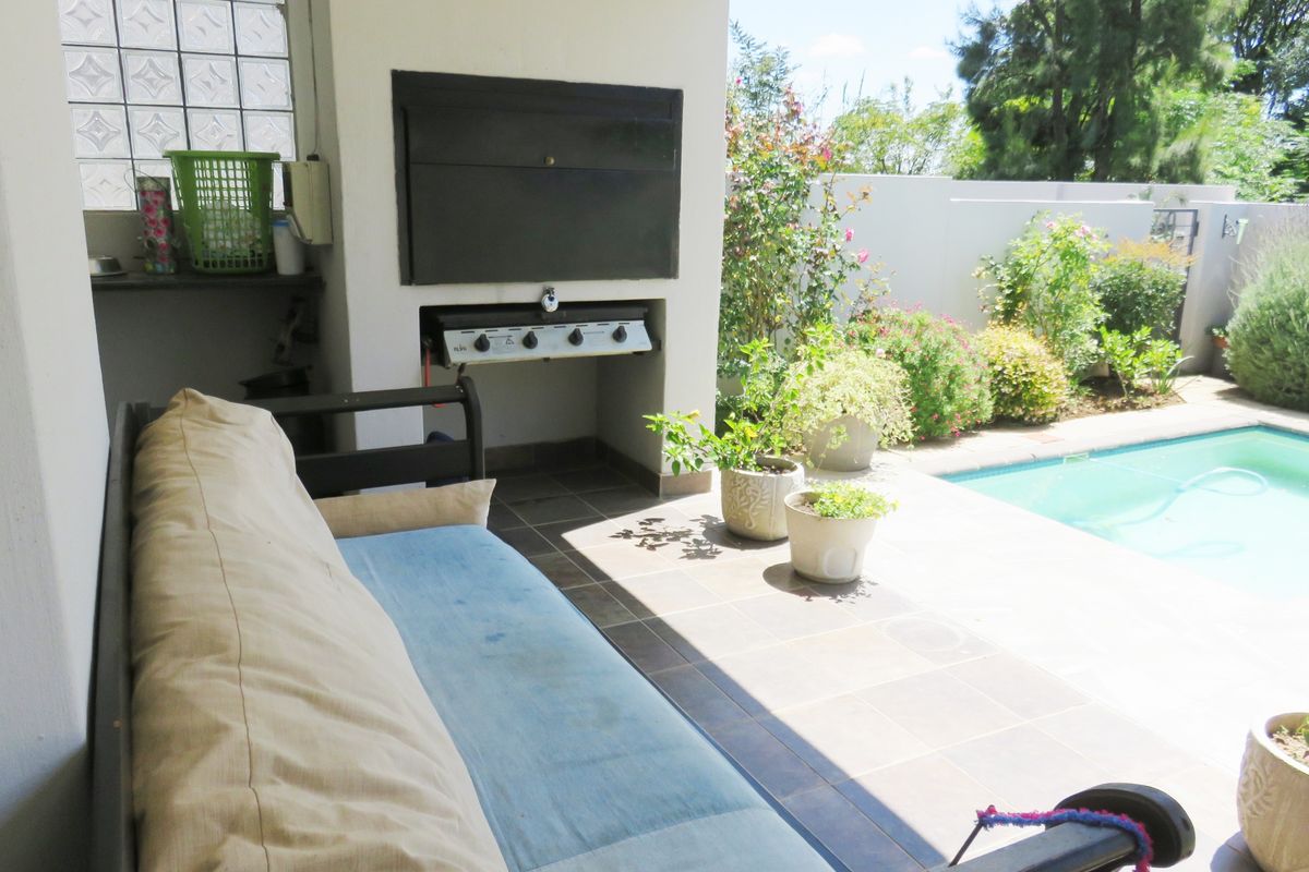 Vaal Dam Water views from this secure Townhouse in Deneysville. - Photo 4