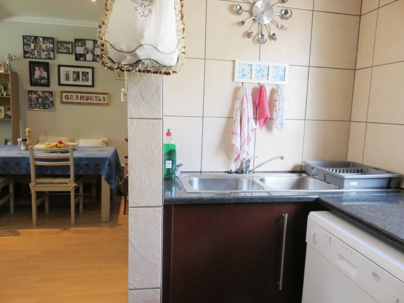 Vaal Dam Water views from this secure Townhouse in Deneysville. - Photo 8