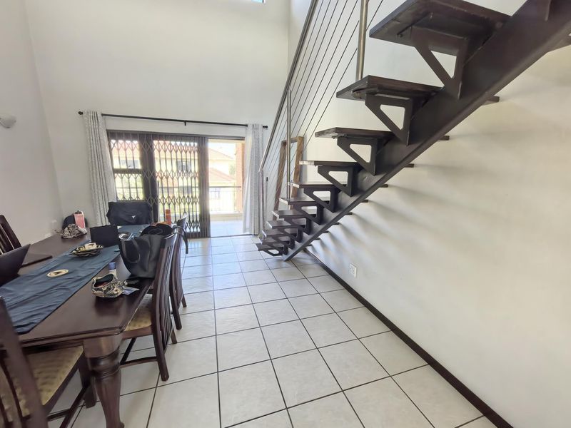 Stylish Modern Spacious Secure Flexi 3 or 2 Bed 2 Bath Apartment forever views - Photo 6