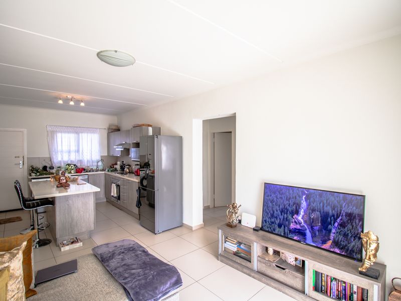 Stunning ground floor apartment - Photo 3