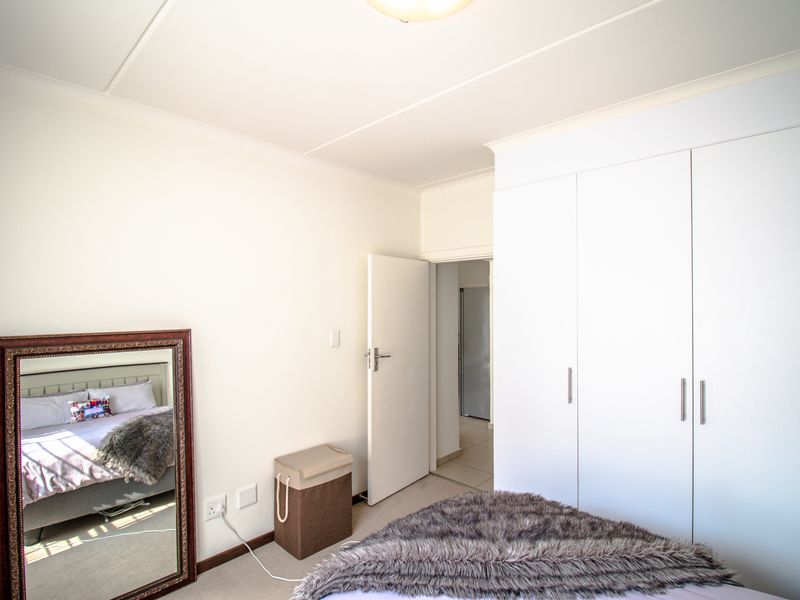 Stunning ground floor apartment - Photo 6