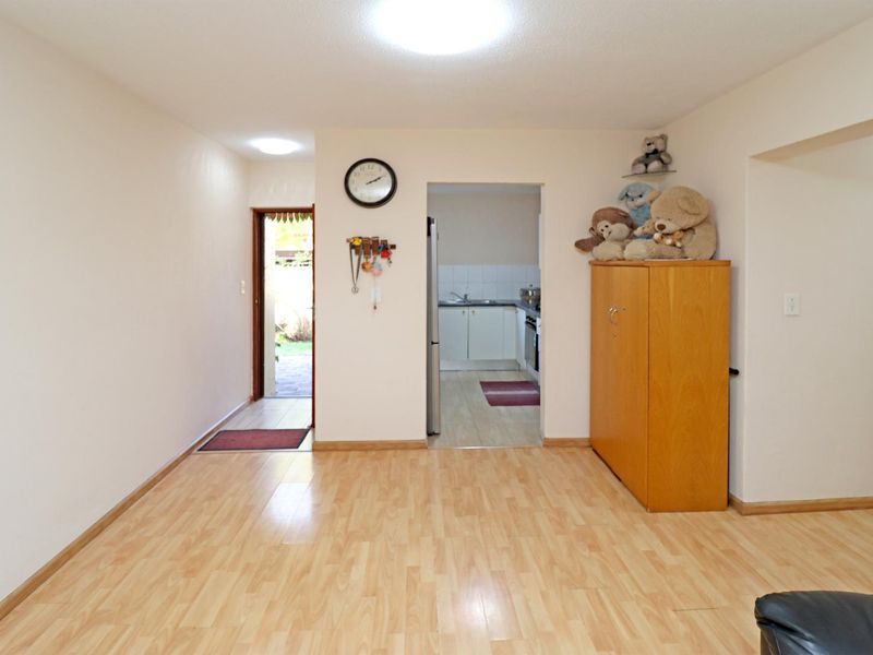 Attractive Ground Floor Apartment in San Pablo Complex - Photo 8