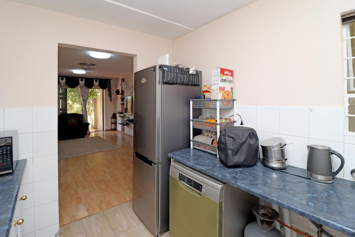 Attractive Ground Floor Apartment in San Pablo Complex - Photo 4