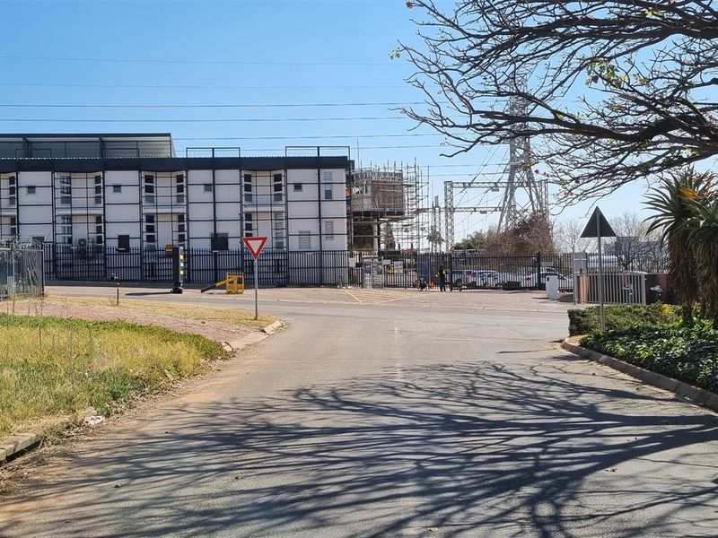 Excellent & Ideal Location! - Photo 9