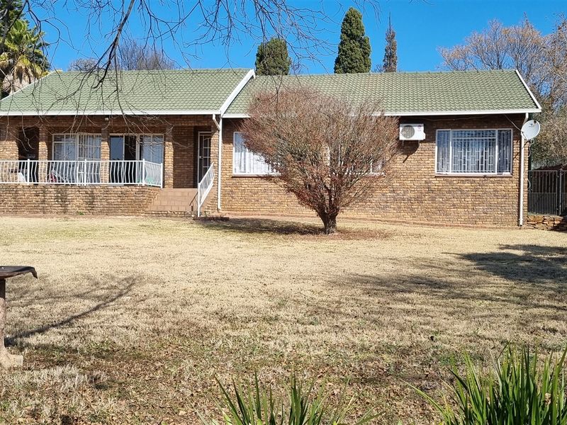 Excellent & Ideal Location! - Photo 3