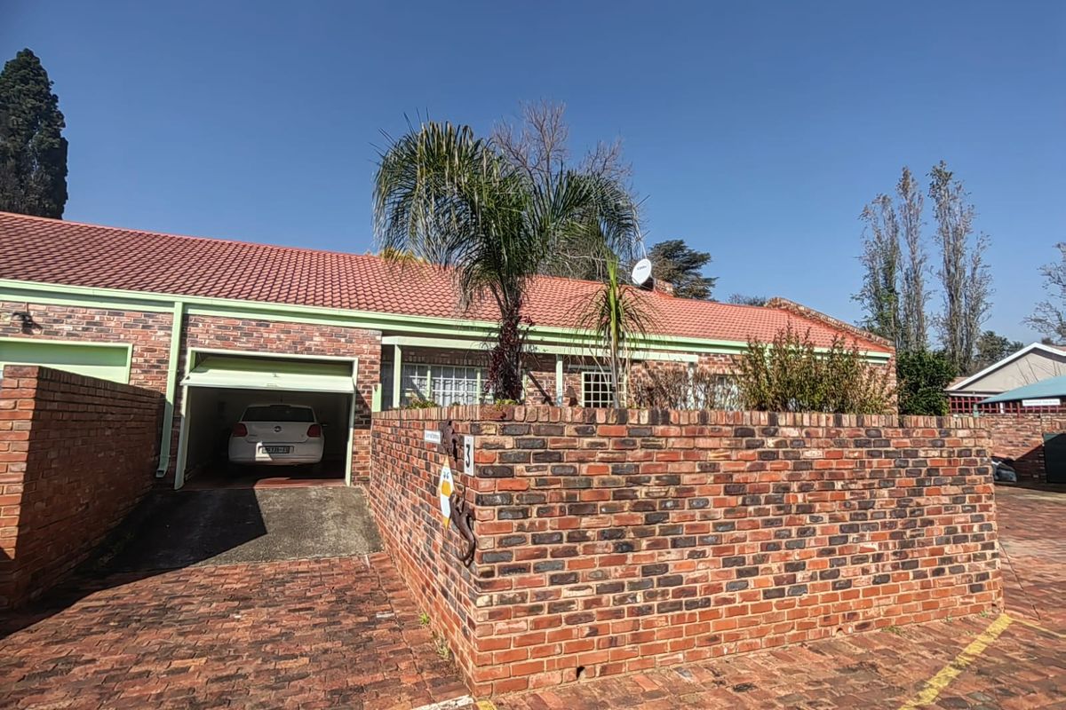 Sought-After Address Close to the Vaal - Photo 2