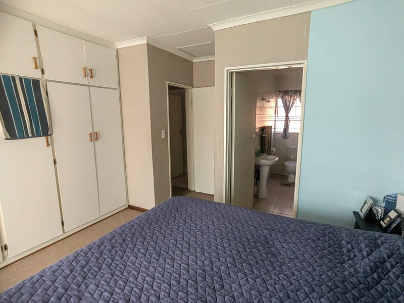 Sought-After Address Close to the Vaal - Photo 10
