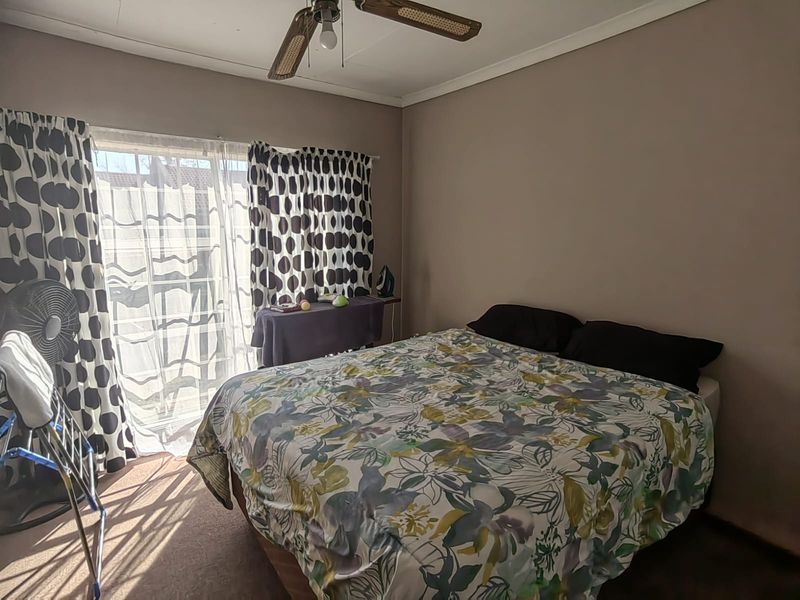 Sought-After Address Close to the Vaal - Photo 6