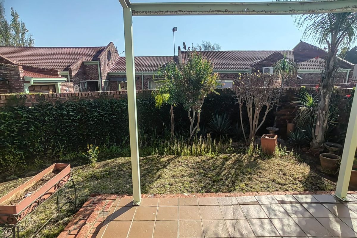 Sought-After Address Close to the Vaal - Photo 4