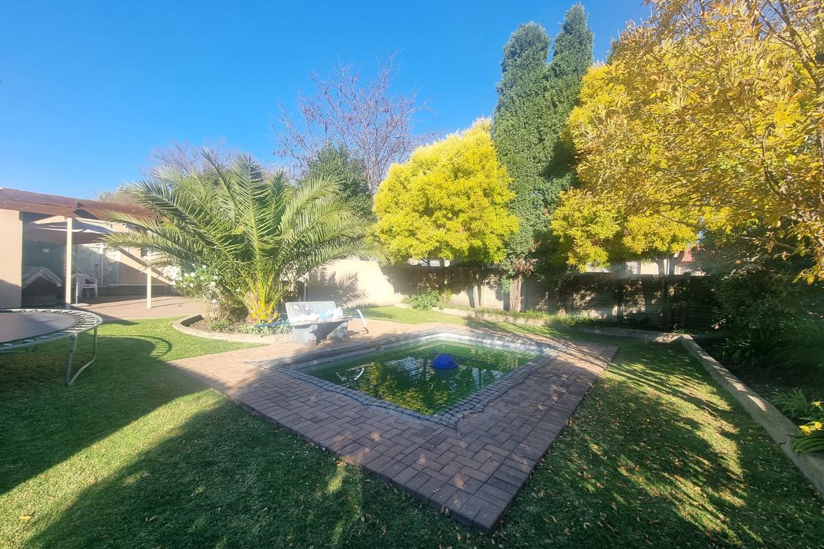 Modern & Immaculate Home in a Sought-After Area of Secunda - Photo 2