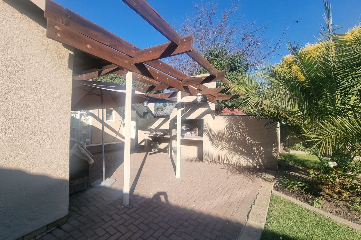 Modern & Immaculate Home in a Sought-After Area of Secunda - Photo 3